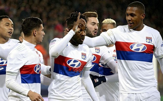 爱游戏大厅-马赛后防线漏洞百出，法甲冠军梦想渐行渐远的简单介绍