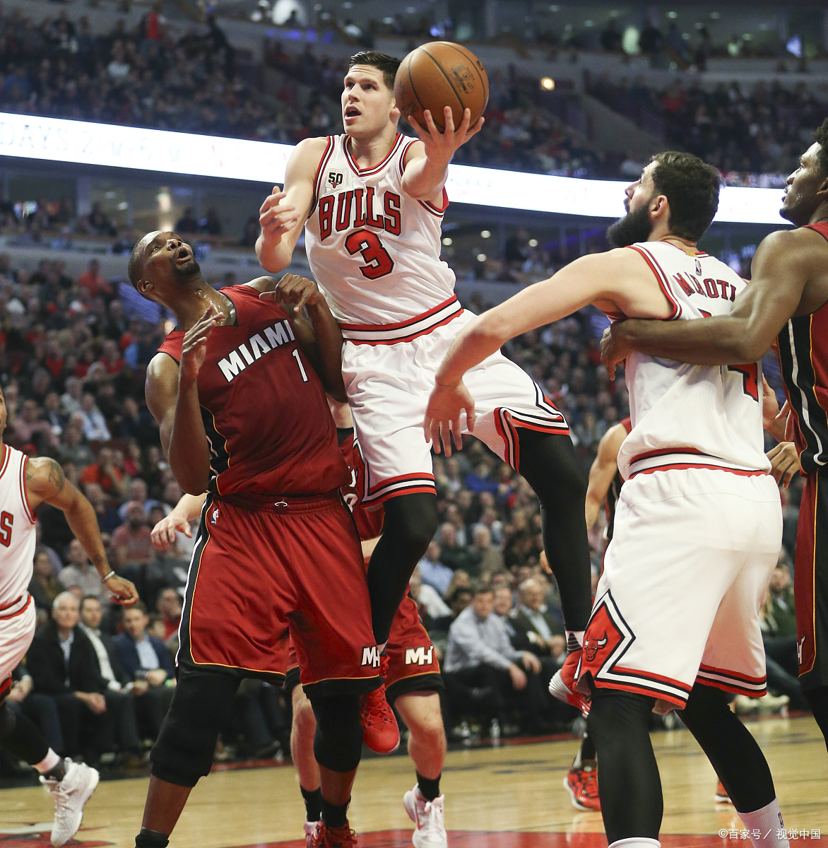 爱游戏2026-热火碾压雷霆，麦科勒姆点燃赛场