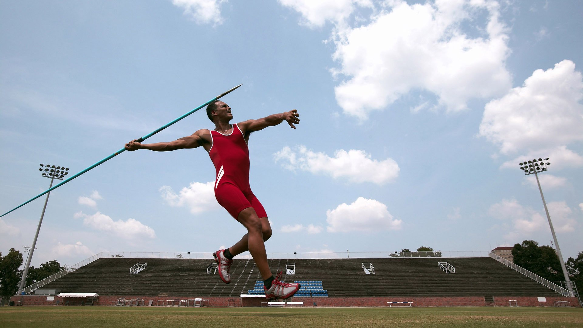 爱游戏大厅-当洪都拉斯终结波兰，布雷默如何用一纸协议改写欧洲命运